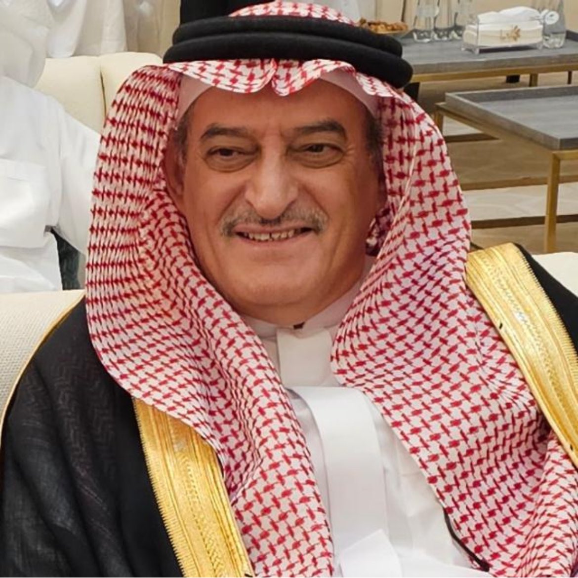 مديري في بنك ساب سابقاً وصديقي واخي الاكبر، 
#عبدالرحمن_الشميسي في ذمة الله، غفر الله لك ورحمك واسكنك فسيح الجنان، من انبل الناس خُلقاً وتعاملاً، رحل صاحب الاثر الطيب والقلب الطيب الصادق الناصح. 

اسال الله يرفع قدره على كل ماعمل وقدم من عمل صالح ويعلي درجته.