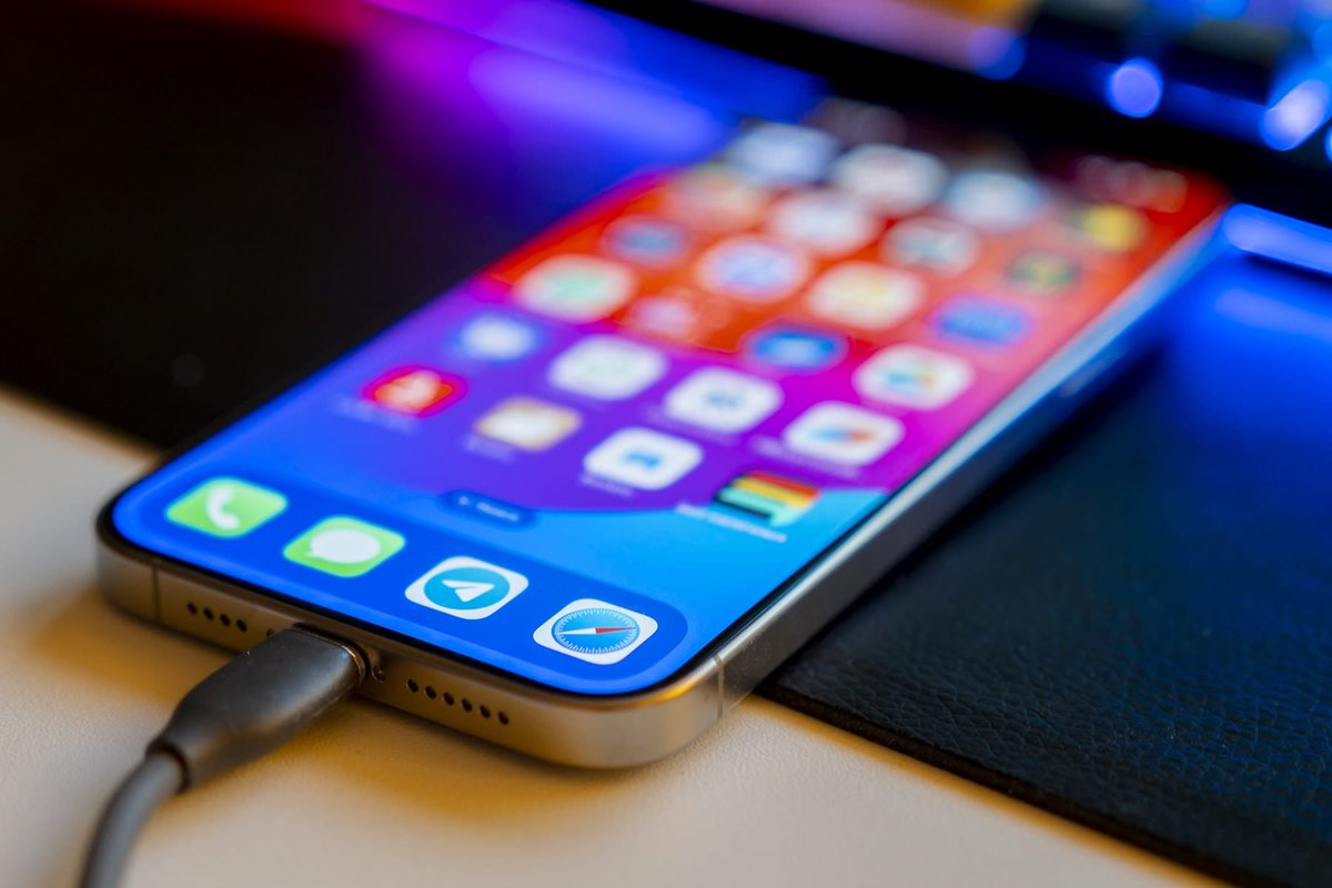 AKKet_com's tweet photo. Apple избавила iPhone от самого главного недостатка всех «айфонов»

https://t.co/nLGBm6qBJd https://t.co/wMQ7nWItTd