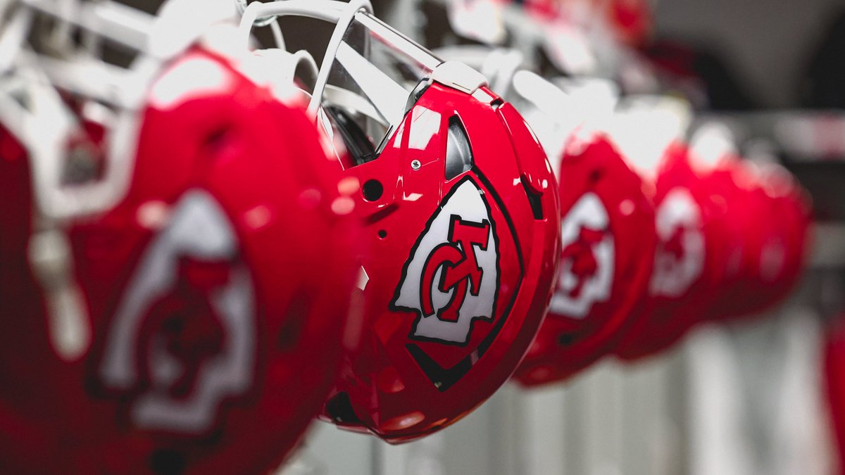 Chiefs's tweet image. Dressed for the Divisional.