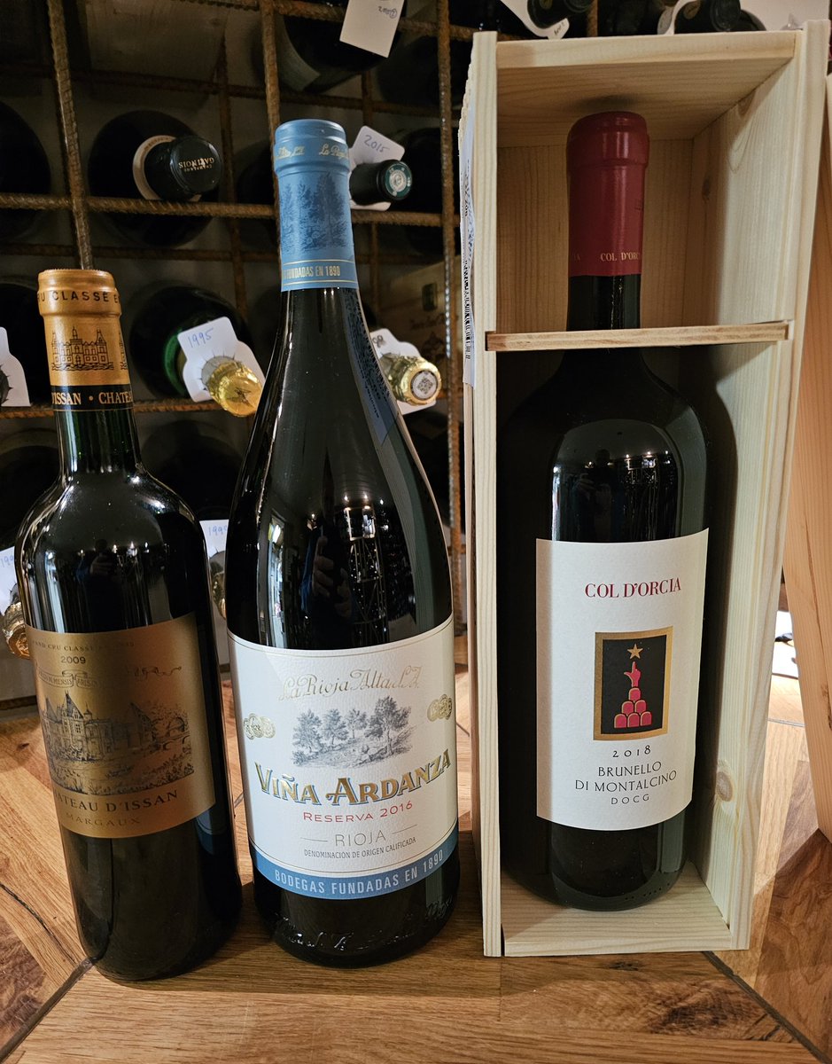 Gjorde ett oväntat inhopp på SB i Hovås igår och hittade dessa guldklimpar! Vina Ardanza 2016 Magnum, nr 93455, 659 kr (75cl nr 93422, 321 kr). Brunello di Montalcino Col d'Orcia Magnum, nr 12357, 683kr (75cl för 301kr). Chateau d'Issan 2009, (första vin), nr 93612, 1629kr,…