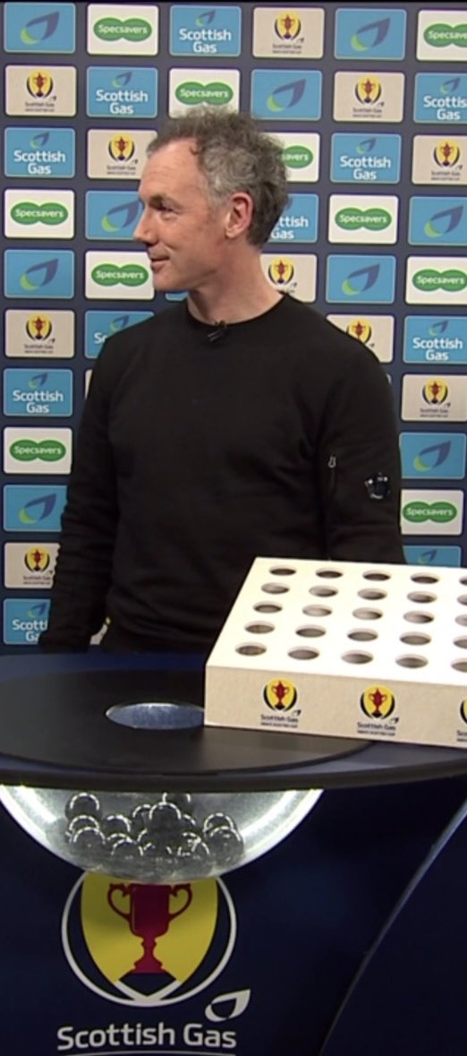 j_hamy1874's tweet photo. Badge in during the draw #keepitlemon 🍋 https://t.co/IcZlAZamhj