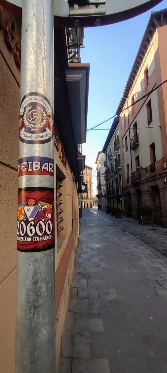 🔵🔴ELB ON TOUR🔴🔵
Sufrimos, pero ahí estamos!
<a href="/SDHuesca/">SD Huesca</a> 2-3 <a href="/SDEibar/">SD Eibar</a> 
Gran victoria +3 💪 Honor a los 38 armeros desplazados hasta El Alcoraz. Pocos pero locos!
BETI BORROKARA IRABAZI ARTE!