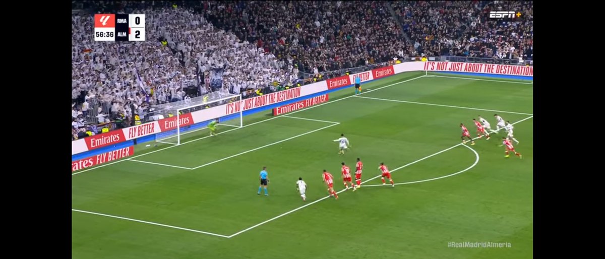 RandumY's tweet photo. Alguien va hablar sobre el penal del real Madrid. Cuando está por patear bellingham hay claramente invasión de vinicius https://t.co/lw1NPgYLCM