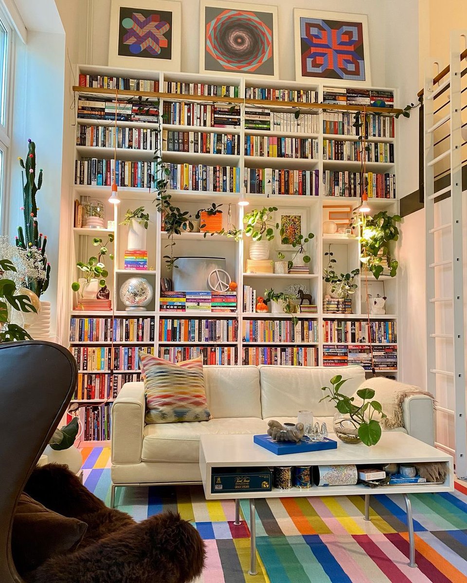 🚨🚨| أفضل 9 كتب في ريادة الأعمال

1- أربع ساعات عمل اسبوعيًا
2- من جيد إلى عظيم
3- كيف تكسب الأصدقاء وتؤثر في الناس 
4- 22 قانون ثابت في التسويق  
5- أغنى رجل في بابل 
6- من الصفر إلى الواحد 
7- التفكير بسرعة وببطئ 
8- الشركة الناشئة المرنة 
9- فكر وازدد ثراء

الملخصات تحت ⬇️