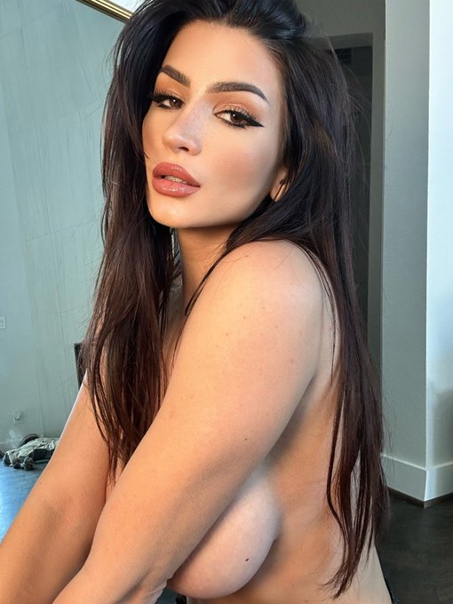 Having a good day? 😏 https://t.co/66bPHDbmCw