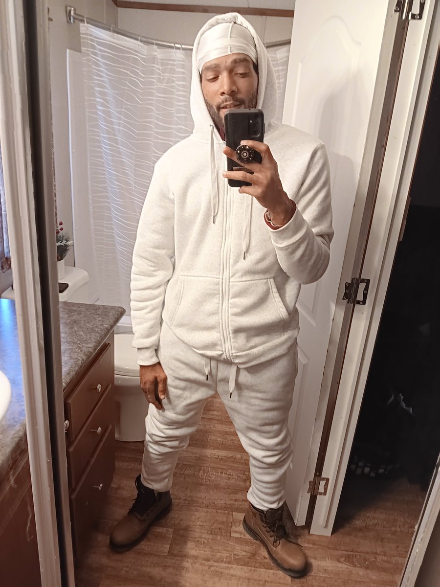 FChefboi's tweet photo. OK Den. #tellofantastix #tello #fantastix #artist #musician #rapper #viral #fantastixmusic #pokerface #X #trending #dope #brand https://t.co/ztuwjVHeUw
