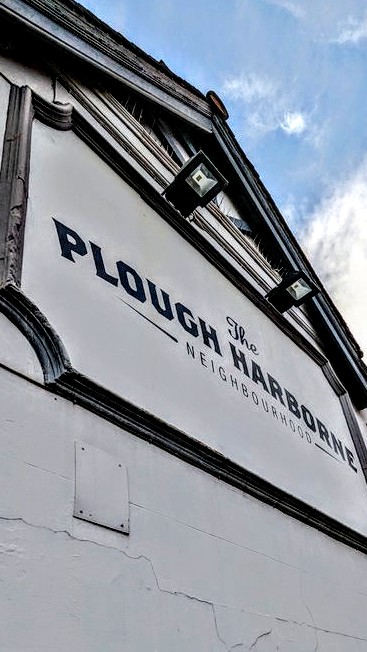 SKCwitter's tweet photo. We love the multi award winning #GastroPub 👉🏽 #PloughHarborne 🖤 
Alot of ppl say it's expensive.. ITS NOT! 241 Pizza MON / 241 Burgers TUES /241 Cubano WED &amp; book via https://t.co/Z7hCnAg0YP to get 50% off everything Mon-Thurs! 💸 They also have a #HappyHour 🙌🏽 #TryJan @BrumHour https://t.co/sePRo6iJP0