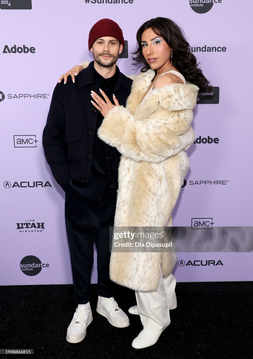 midiaDYOBR's tweet photo. Dylan com a equipe de Ponyboi na premiere do filme no Sundance Film Festival. https://t.co/3ezZ7laC6Y