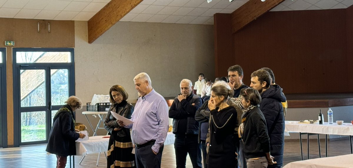 Sylvia PINEL (@sylviapinel) on Twitter photo 📍FABAS
Très belle cérémonie de vœux avec de nombreux habitants réunis autour du Maire Jérôme Soursac & son conseil municipal en présence de Marie-Claude NEGRE, vice présidente du <a href="/tarnetgaronne82/">Département de Tarn-et-Garonne</a>
#village #amitié #convivialite #cohesion 📍FABAS
Très belle cérémonie de vœux avec de nombreux habitants réunis autour du Maire Jérôme Soursac & son conseil municipal en présence de Marie-Claude NEGRE, vice présidente du <a href="/tarnetgaronne82/">Département de Tarn-et-Garonne</a>
#village #amitié #convivialite #cohesion