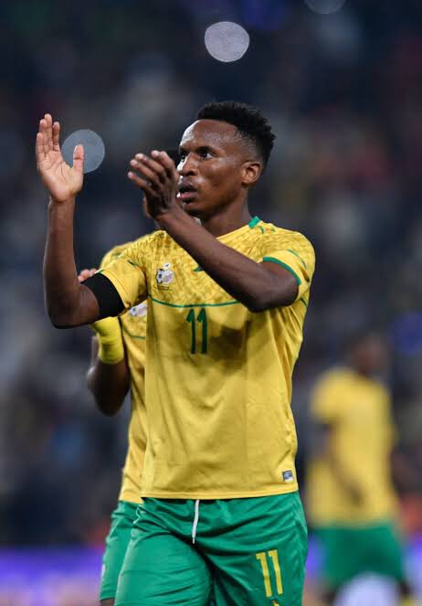 makwande_m's tweet photo. Themba Zwane, the mastermind of Bafana Bafana team. Shishiliza Mshishi 🇿🇦💚🔥 https://t.co/qIeDvZwjkq