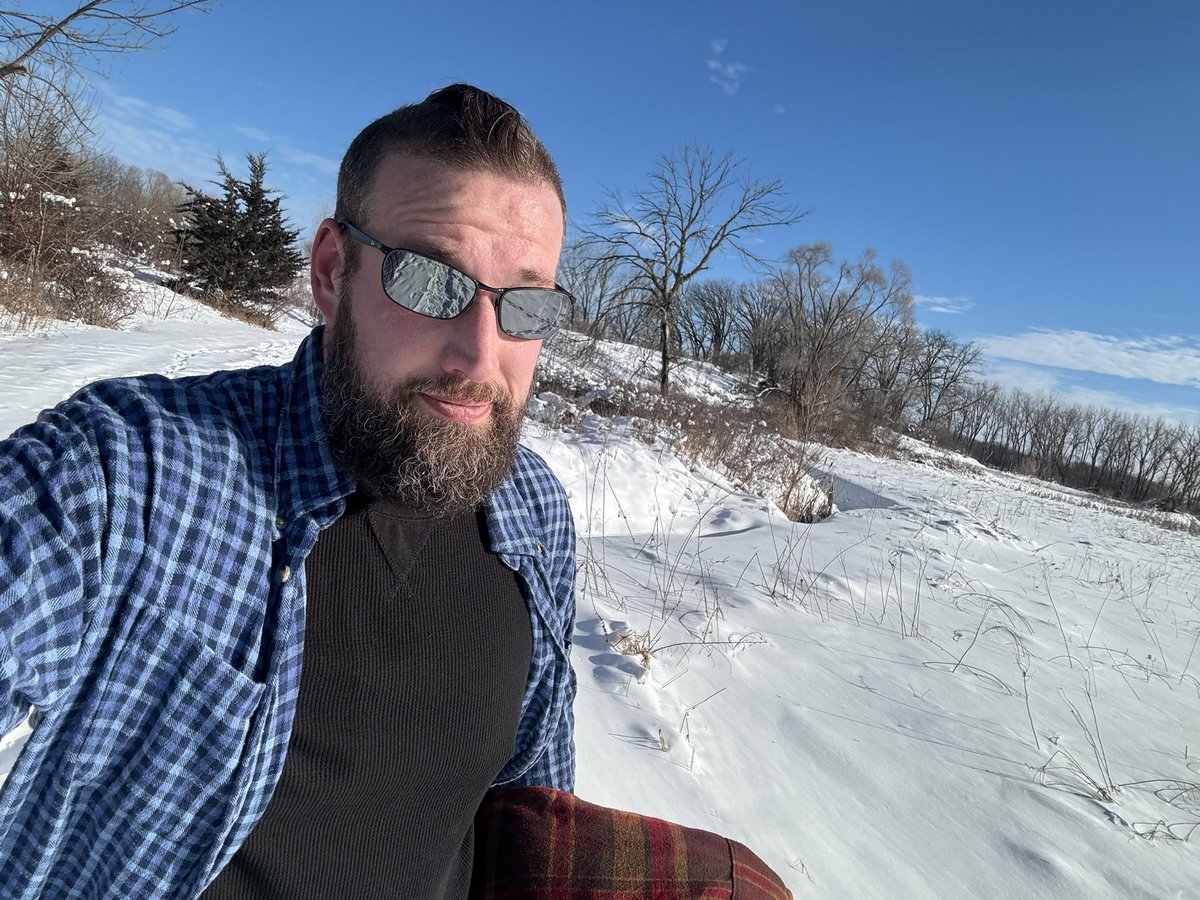 falconwils's tweet photo. A little hike in the snow they say… 🥶😤

Un paseito en la nieve dicen... 🥶😤

#outdoors #hiking #snow #workout #ondayatatime #DoBetter #Sunday #beardsoftwitter https://t.co/hJqyS0O9PE