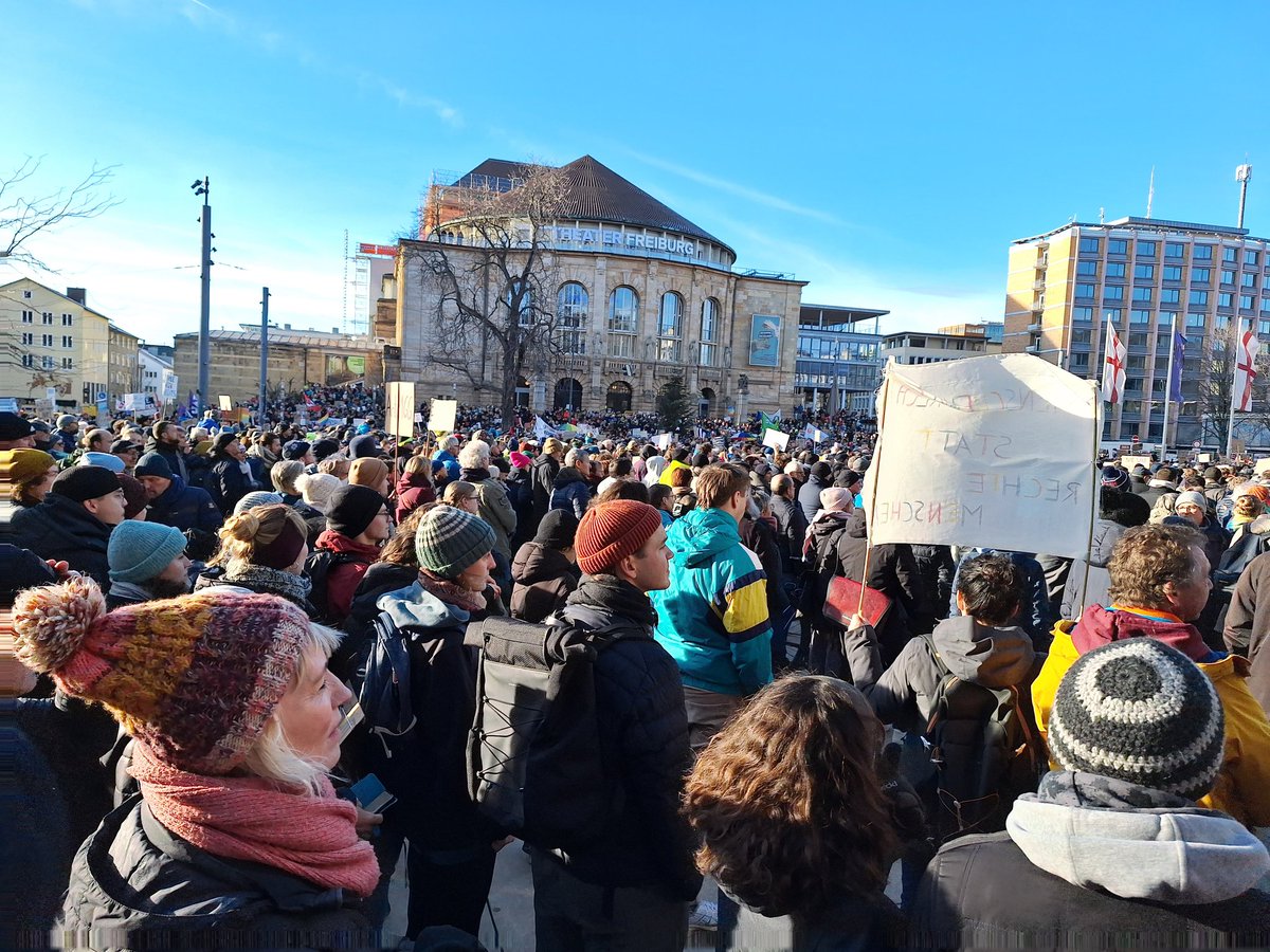 Demo gegen Rechts und für die Demokratie heute in Freiburg