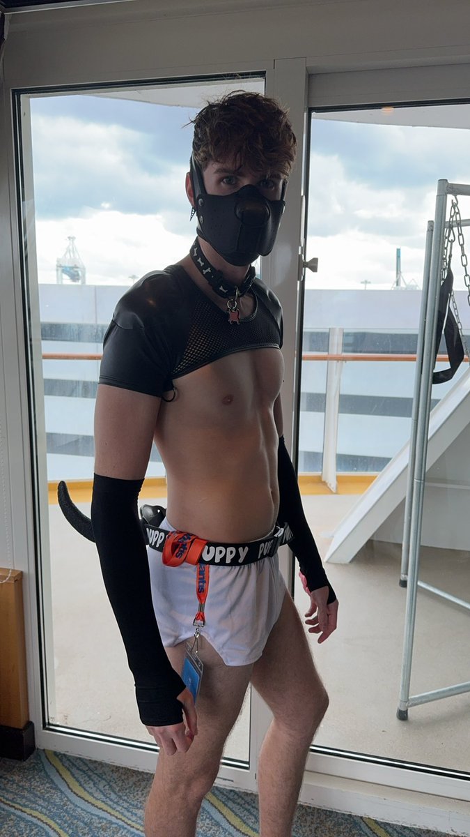 1st day of gay cruise @ #atlantiscruise 
So excited! 😃😝😃😝
Awwrroooooo!!!! 🐶🐶🐶🐶🐶🐶