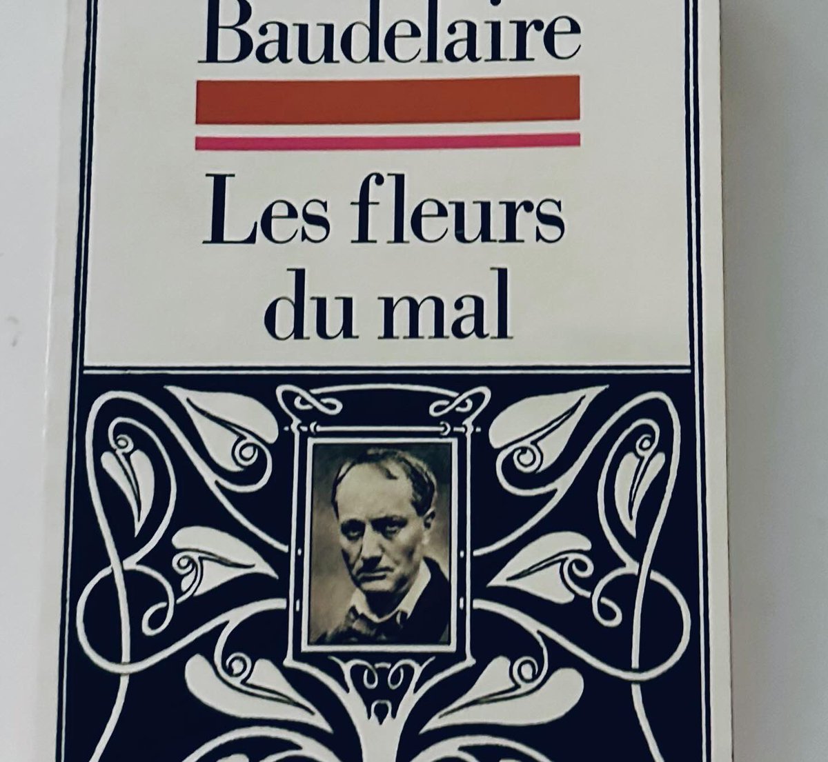 Durchleser's tweet photo. In der 4 Rue de Buci im 6. Arrondissement von Paris wurde dieses berühmte Werk von Baudelaire verlegt… 

#baudelaire #charlesbaudelaire #lesfleursdumal #dieblumendesbösen #paris #ruedebuci #verlag #edition #französischeliteratur #litteraturefrancaise #poesie #france #frankreich https://t.co/KnX8QuIyyF