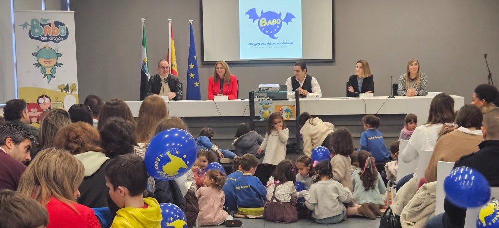 BabyErasmus's tweet photo. Estreno de nuestros dibujos educativos @BabotheDragon para aprender inglés en edades tempranas. A los peques les encantan las aventuras de Babo y sus amigos (Becky, Robot, Ghost and Foxy). Ya tenéis disponibles 5 de los 10 episodios en YouTube 🎥🎬🎞️🍿 https://t.co/EhT4d1pvc1