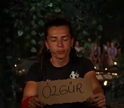 korturan's tweet photo. #SurvivorTürkiye
#Survivor2024AllStar

Beni asıl şok eden Turabi'nin gizli yaveri çıkan kolpacı Merve Aydın:
"Ay kimi yazsam, ay kimi yazsam. " https://t.co/rJTwU272Vb