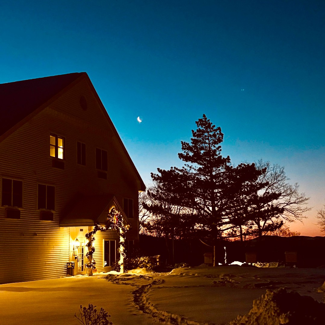 Quiet Solitude at the White Mountain Hotel. Winter is such a peaceful time here. 

 #WhiteMountainHotel #WinterWonderland #PeacefulTimes #MountainRetreat #WinterVibes #NatureEscape #SnowyScenes #QuietSolitude #WinterGetaway