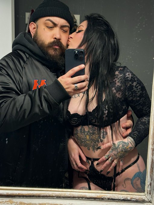 Daddy 🥰 https://t.co/Dp5QqBH6vm