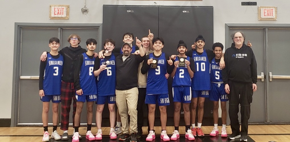 It was a Similkameen Sweep this weekend for our 🏀teams! Our Sr. Girls won the Barriere Classic with a 39-17 victory over the home team. Our Sr. Boys won their 2nd tournament in as many weekends by capturing the 16-team Merritt Eagles' Perch Invitational! #GoSparks!
@SSimilkameen