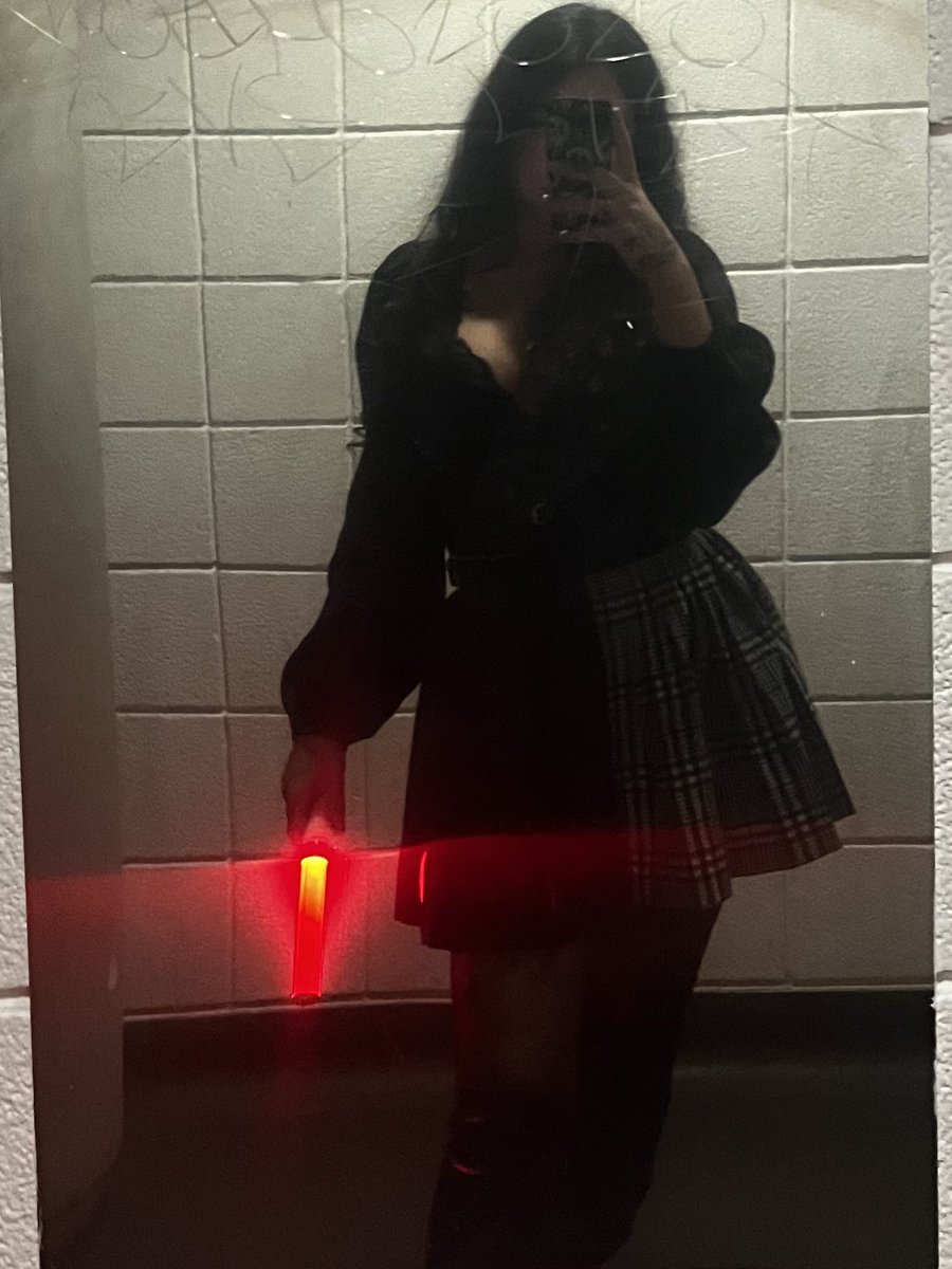 Aendramide's tweet photo. Me at @bmthofficial at the O2 20/01/23 with my mini lightsaber ✌🏼 hoped y’all enjoyed my light show https://t.co/M6kKjRMroQ