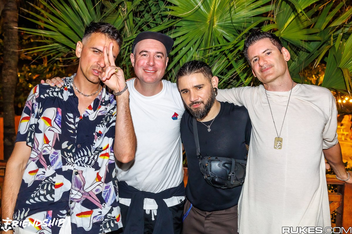 Sunday funday! Time for the gallery you have been waiting for, @Friendship Day 3 on #belize with @Skrillex @chrislake @boysnoize @justinmartin @destructoamf and more! Full Gallery: photo.rukes.com/friendship24c/…