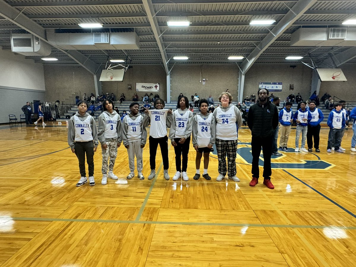CadethoopsCC's tweet photo. S/O to our JH Boys Basketball Teams. Thanks for showing up &amp; making a difference… BIG Thanks to @TheCoachSmithCC @CoachTMcKinney #VictorJohnson #DevinLopez for pouring into these guys day in &amp; day out… on the court &amp; off. What you do is greatly appreciated. @ConnallyISD https://t.co/R2eJqxsgDi
