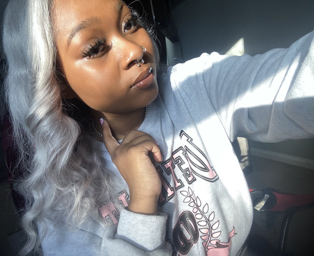 CASHA_____'s tweet image. Sun was hitting 😅