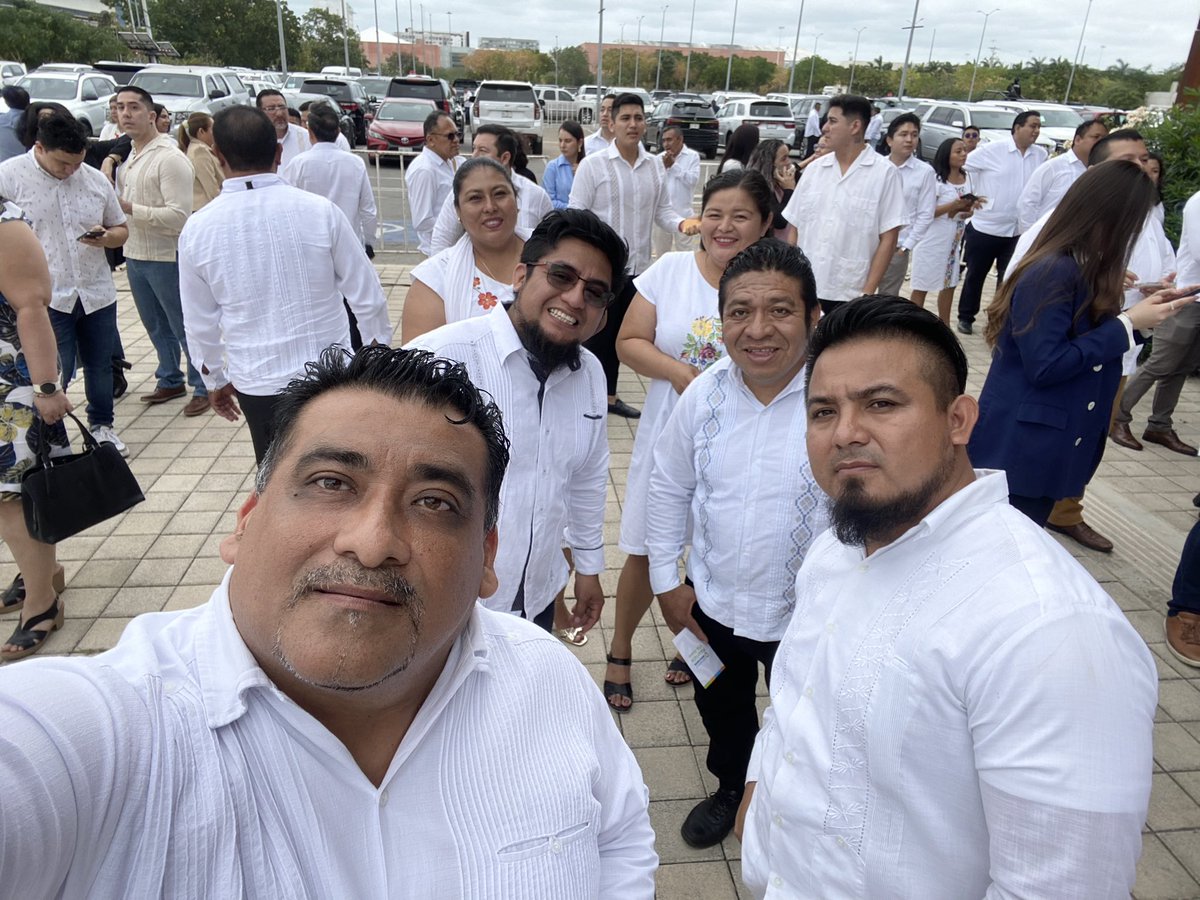 cabrerajor's tweet photo. Hoy el Gobernador @MauVila . rindió su 5to Informe de Gobierno , desde la Secretaría de Eduacción seguiré trabajando por los niños y jóvenes de Yucatán. Juntos transformemos Yucatán. #5Informe https://t.co/nCOR5xkUXq