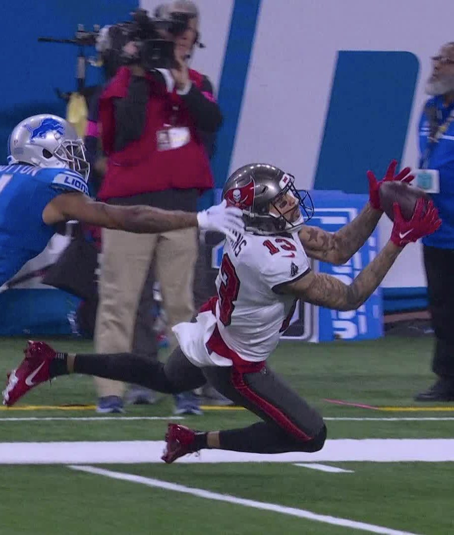 BleacherReport's tweet photo. WHAT. A. CATCH. 😳 https://t.co/D3aKUkp1h6