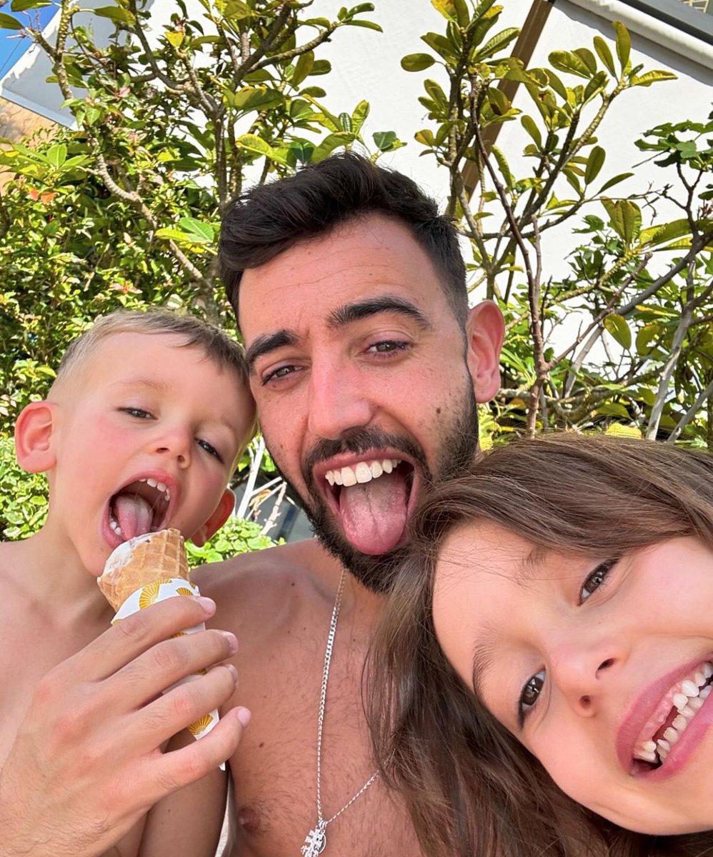 Bruno Fernandes and hin family ❤️