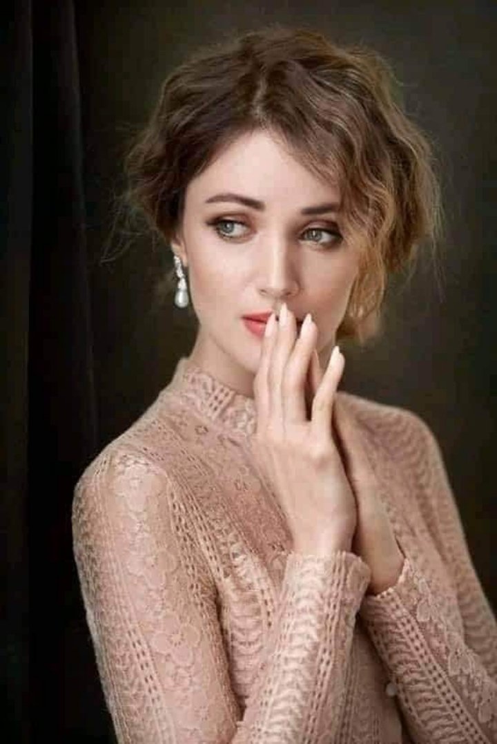 سلاما
لـِ ڪُل روح مرت جوار روحنــــا فَـ روتنا بـِ فيض حبها
وَ عطرت دنيانــــا بـِ عبق قربها ؛ وَ دفء وصلها 
صباح التفاؤل، صباح الفل والريحان وعبق الياسمين