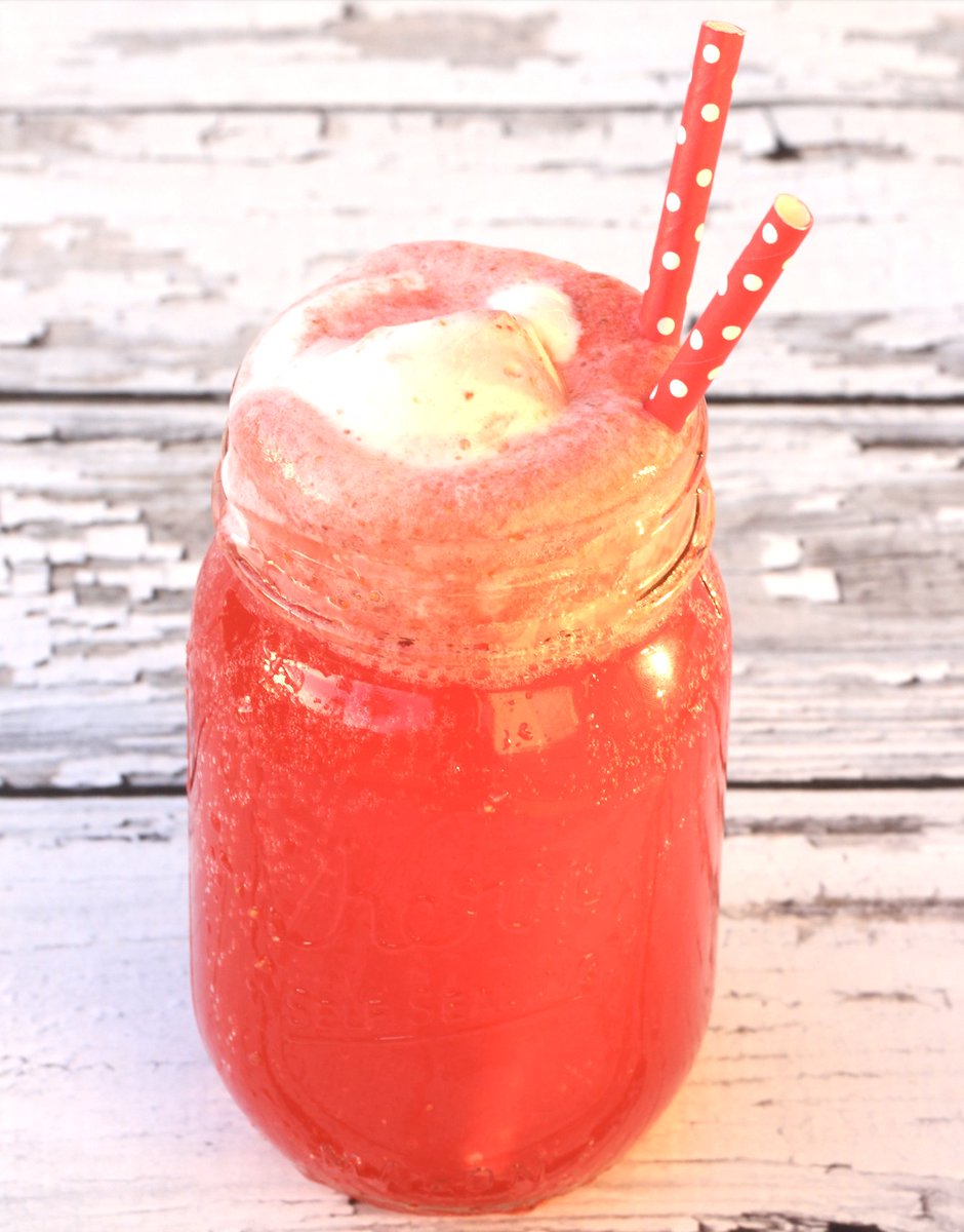 4 INGREDIENT STRAWBERRY PARTY PUNCH! 😋Emily writes: "So yummy! I doubled the recipe" #SundayFunday #NFLDivisionalRound #RaiseTheFlags    

GO GET THE #RECIPE HERE -->> diythrill.com/2017/05/28/str…