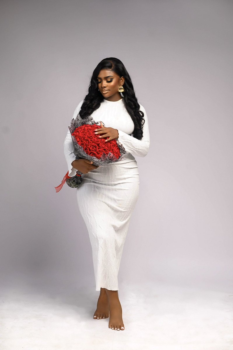 ErhimaYoma's tweet photo. So blessed, So grateful. 
Happy birthday to me! Twenty Fine🎉🥰❤️ https://t.co/4Ln02XJpeQ