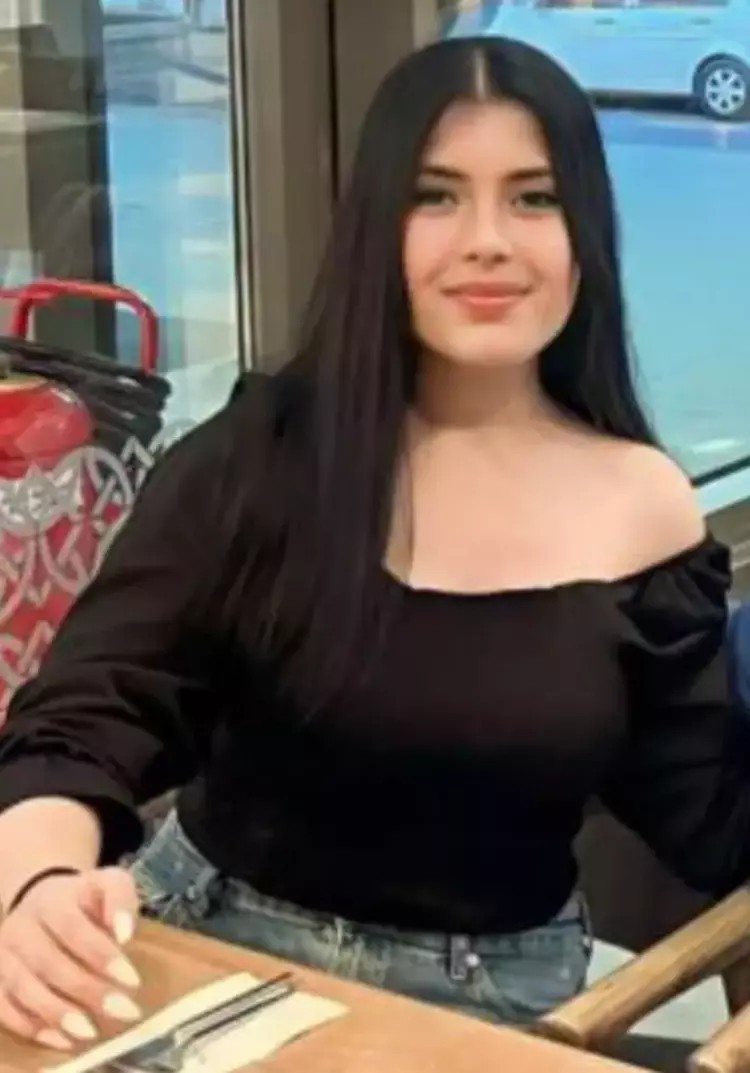 son_olenler's tweet photo. Havva Hazal Yılmaz - #ruhunaelfatiha Nevşehir Avanos'da, Havva Hazal Yılmaz (17), içinde bulunduğu park halindeki otomobile başka bir otomobilin arkadan çarpması sonucu hayatını kaybetmiştir. Ruhuna el Fatiha - https://t.co/3jIOXX6Dyy https://t.co/jKvv0R5bli