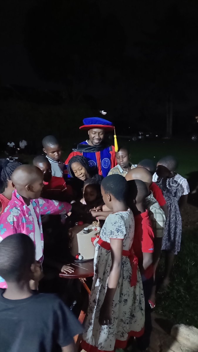 Robert Kalyesubula,MD, FISN(USA), PhD-FRCP(London) tweet media