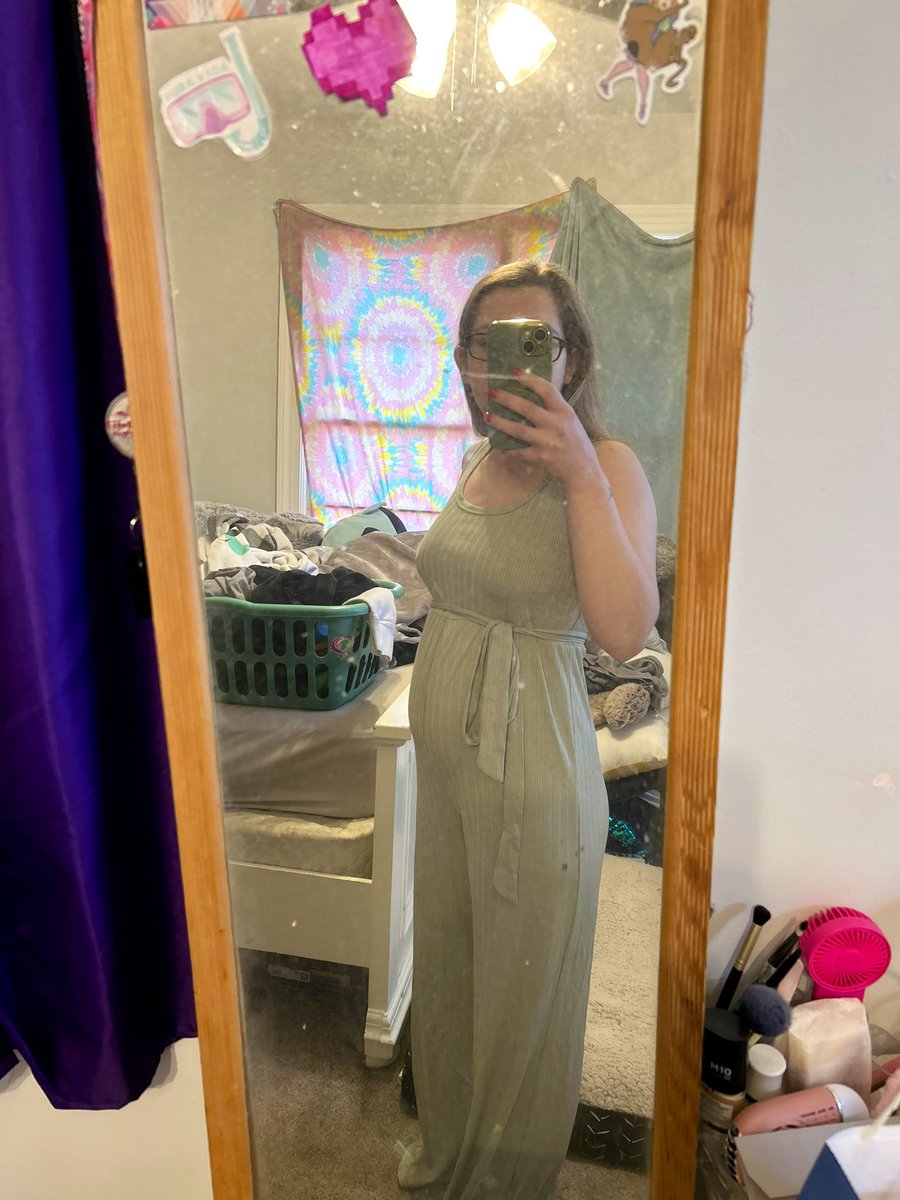 aleexxxriveraa's tweet photo. Crazy that these are only a month apart🥴 bump is bumpin https://t.co/Z8DaJlvMPQ