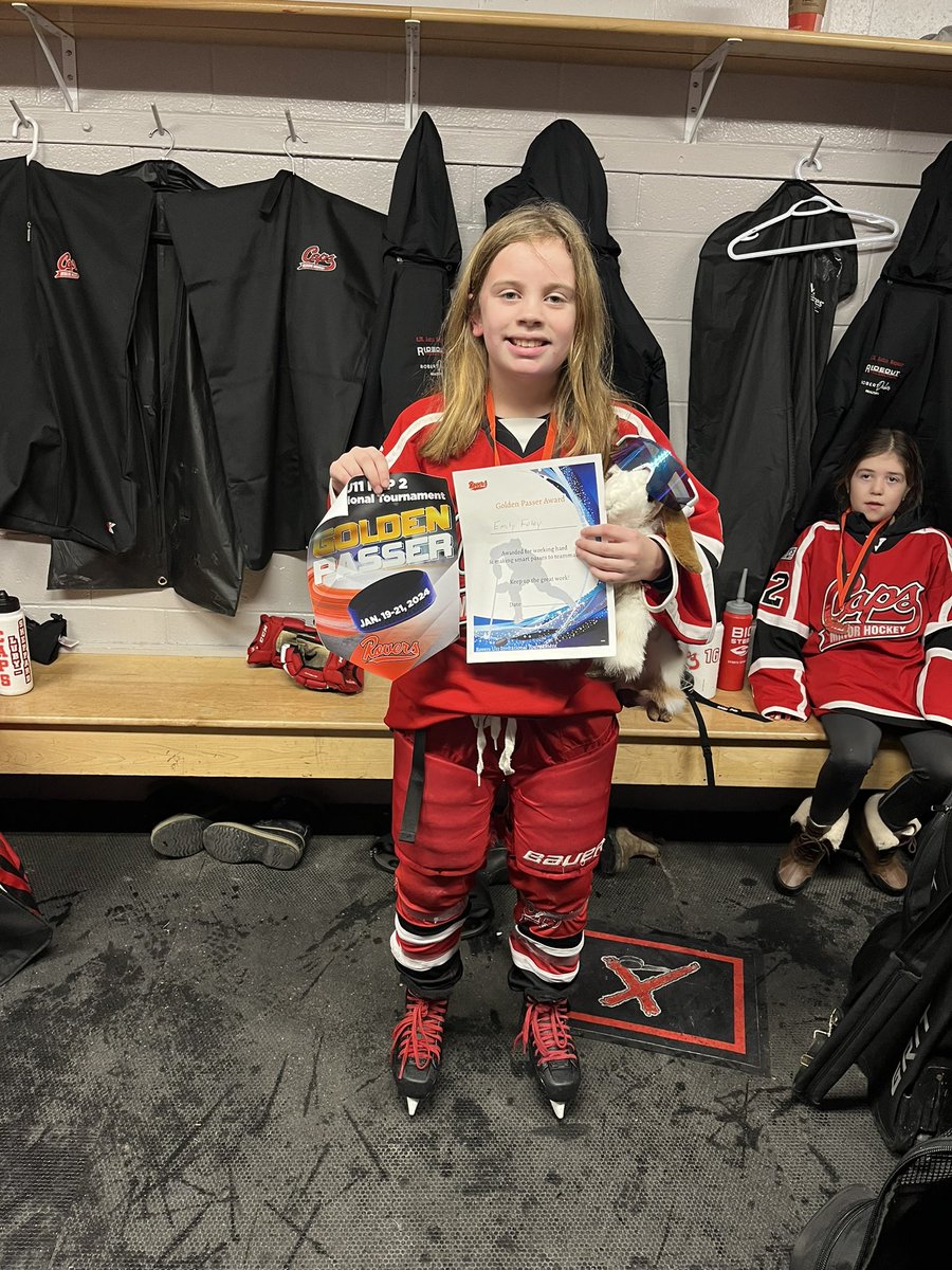 SJCapsU11C's tweet photo. Bronze medal game against @u11cLions was a nail-biter! Every player played their heart out ❤️ Always ready to poke in his winning goal, and always reliable in her defensive battles, our POGs were on fire! Congrats Jack and Emily! https://t.co/yLxPBsPJAT