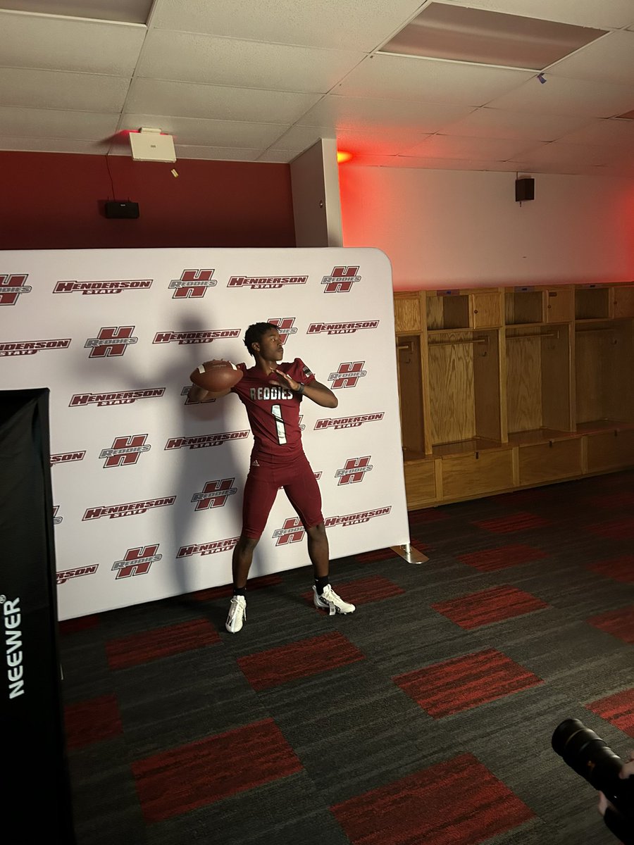 Kamryn “Swaggy” Jackson (@kamrynjackson_) on Twitter photo After a great conversation and official visit with
<a href="/ReddiesCoachMax/">Scott Maxfield</a> <a href="/CoachDrew18/">Drew Loudenback</a> <a href="/Coach_Hols/">Greg Holsworth</a>. I’m excited to announce i've committed to Henderson State to further my academic and athletic career !! <a href="/CoachKChatham/">Kelvin Chatham</a> <a href="/davis__football/">Davis Falcons Football</a> After a great conversation and official visit with
<a href="/ReddiesCoachMax/">Scott Maxfield</a> <a href="/CoachDrew18/">Drew Loudenback</a> <a href="/Coach_Hols/">Greg Holsworth</a>. I’m excited to announce i've committed to Henderson State to further my academic and athletic career !! <a href="/CoachKChatham/">Kelvin Chatham</a> <a href="/davis__football/">Davis Falcons Football</a>