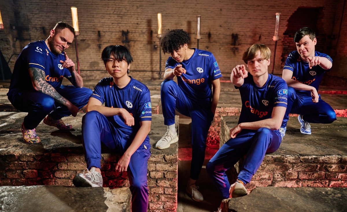 Curlux's tweet photo. I believe in you, I believe in @KarmineCorp, 

I believe in every fucking player and every fucking staff. 
 Raise your head and fight for us and for your honor !

#KCORP 

@YamatoMebdi
@SKIDIDIPOPOFF
@ClemThil
@shavesxd
@CabochardLoL
@zyblol
@Saken_lol
@LoL_Upset
@Targamas https://t.co/OzxENRNSr0