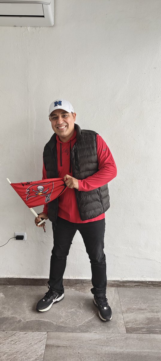 Vamos mi Toto #tupasecompleto <a href="/Televisa/">Televisa</a> <a href="/Buccaneers/">Tampa Bay Buccaneers</a> <a href="/TUDNMEX/">TUDN MEX</a> <a href="/Zona_TUDN/">Zona TUDN</a>