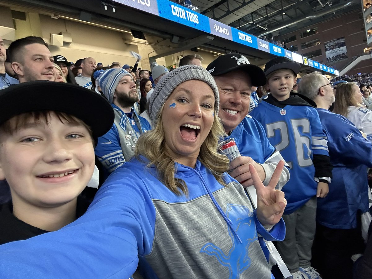 Mrs_Deatherage's tweet photo. @Lions #ONEPRIDE https://t.co/A96ZSmRSpD