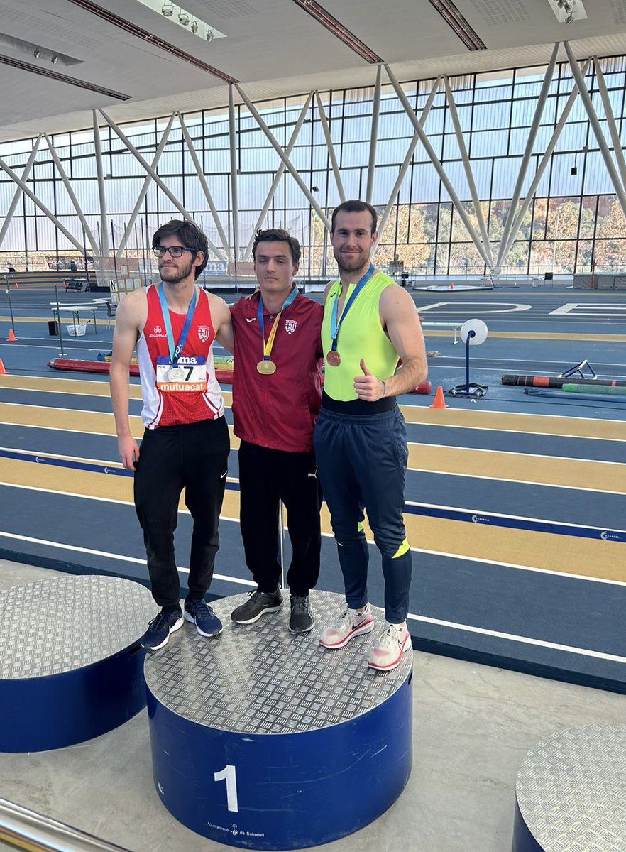 📣 RESULTATS‼️
Campionat de Catalunya Absolut i Sub23 de PC

Tres podis dels nostres atletes 

✅ Cristina Martins 🥇 en els 800m Sub23
✅ Carles Gómez 🥈 en els 3000m Absolut
✅ Guillem Arderiu 🥉 en els 60m Sub23

Felicitats als tres i a tots els que avui heu competit!! 👏👏