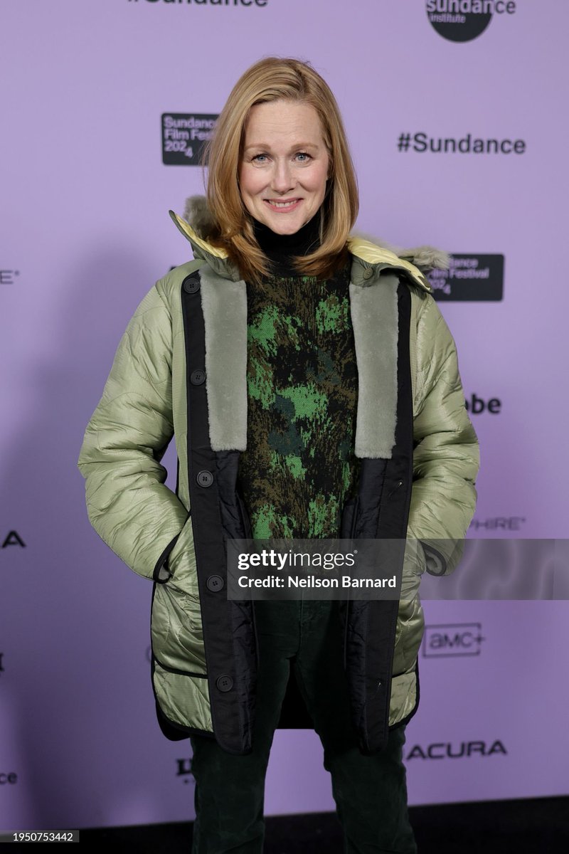 Laura Linney attends the \, image size:800x1200