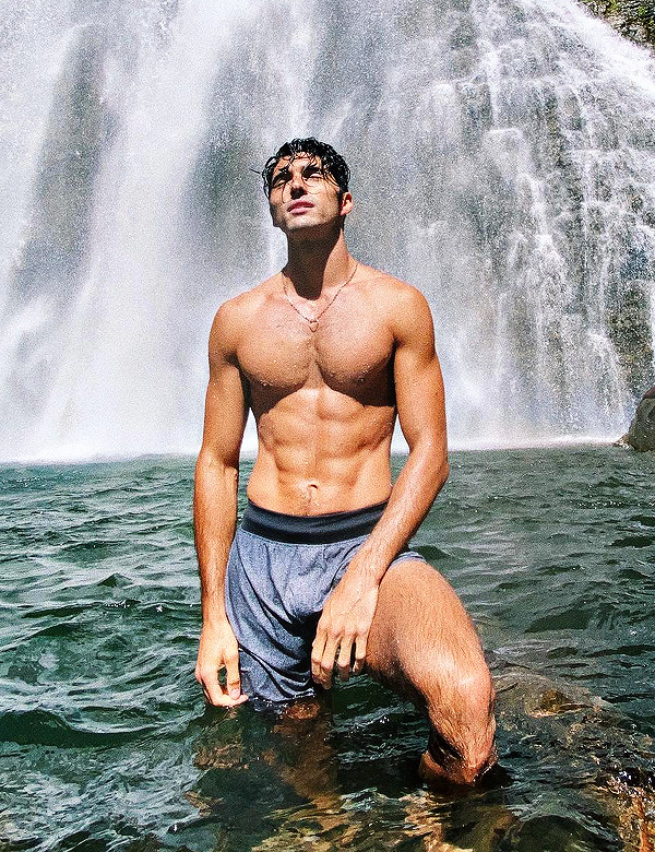 PRETTY SLUT tweet media