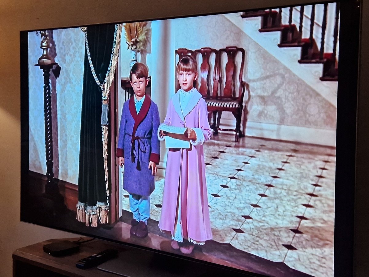 Pauline Scott 🍊💜 tweet media