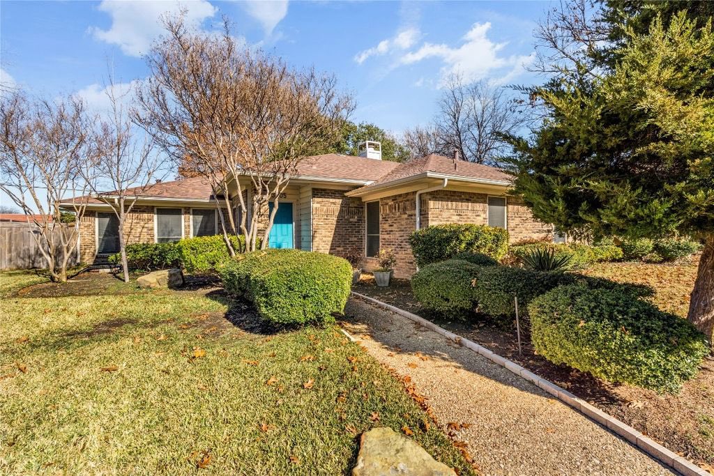 TEN OFFERS! We are officially PENDING and scheduled to close on Valentine’s Day…♥️ #FirstTimeHomebuyer #Plano #Texas #RealEstatewithFriends zillow.com/homedetails/39…