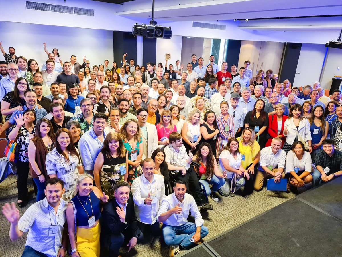 🟢🔵 #Evopoli11Años 

¡Gran postal de cierre de nuestro Consejo General Extraordinario! Una jornada fraterna, de importantes reflexiones, abordaje de metas colectivas y renovar fuerzas para los desafíos que vienen.