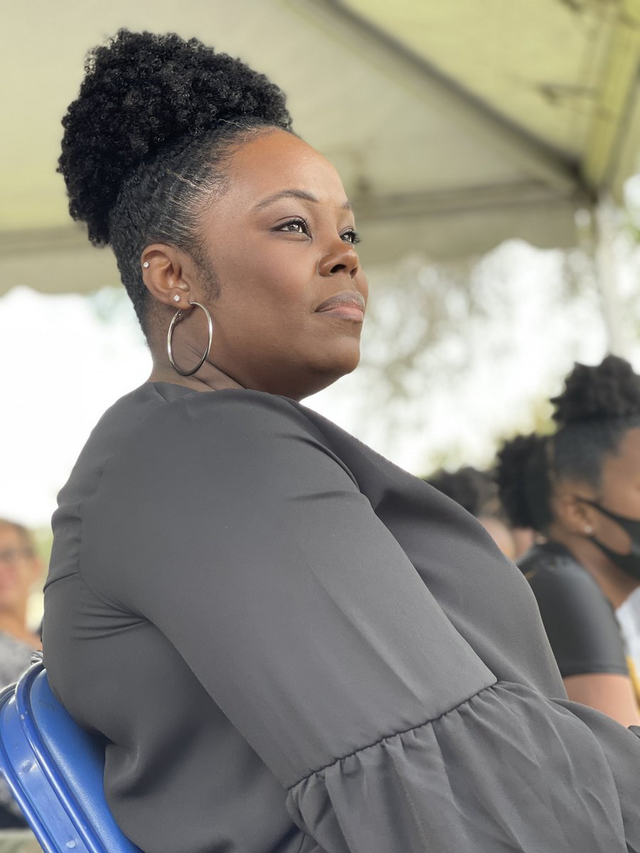 tarique_miller's tweet photo. Congratulations to the most amazing educator I know. You were selected by your peers as the @NISDMichael 2023-24 Educator of The Year! @DeShandra6 you are an amazing teacher who influences the lives of all students you interact with! We are very proud of you! #MichaelStar @NISD https://t.co/mM0PxM245O