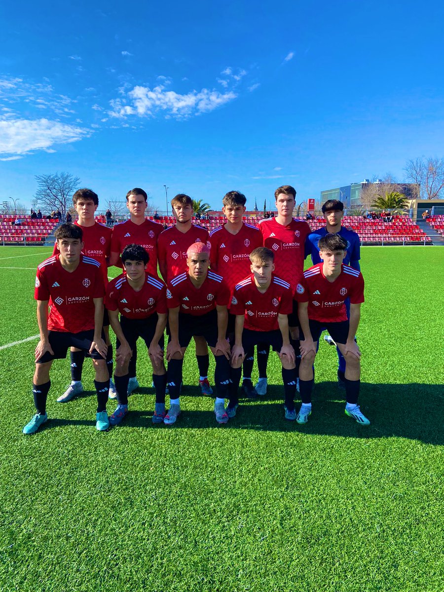 Finalizamos la primera vuelta.
Buenas sensaciones del equipo, que compite mejor cada partido.
A seguir trabajando 🔴⚫️