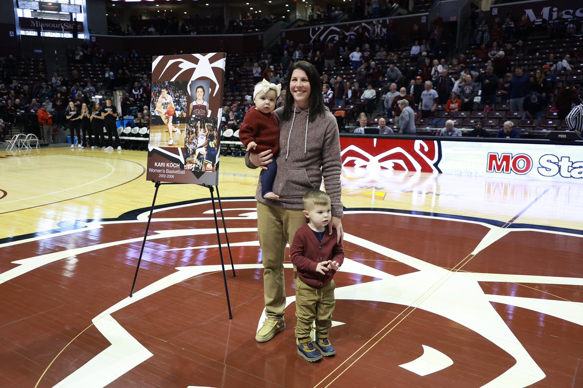 A special day at Great Southern Bank Arena, as #22 is officially hung up in the rafters! Congratulations, Kari Koch!

#MSULadyBears
